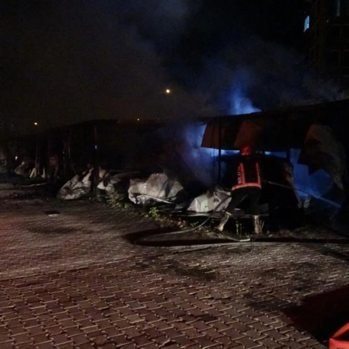 Malatya'da hukuk ofisi konteynerlerinde yangın
