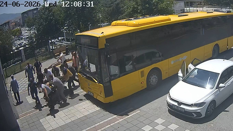 Malatya'da otobüste kalbi duran yolcuyu şoför hastaneye yetiştirdi