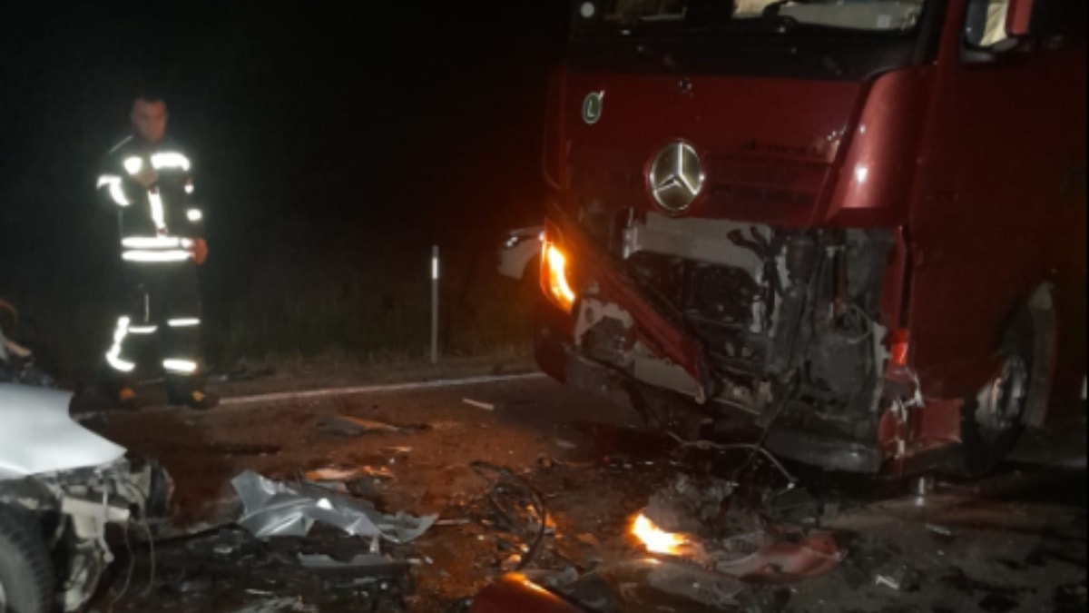 Malatya'da tır ile otomobil çarpıştı: 3 ölü, 1 yaralı