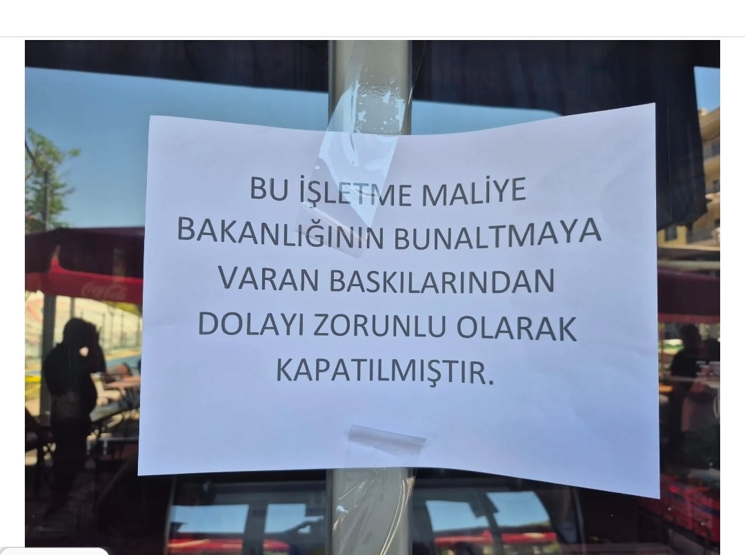 Maliye denetimlerini protesto eden esnaf dükkanını kapattı