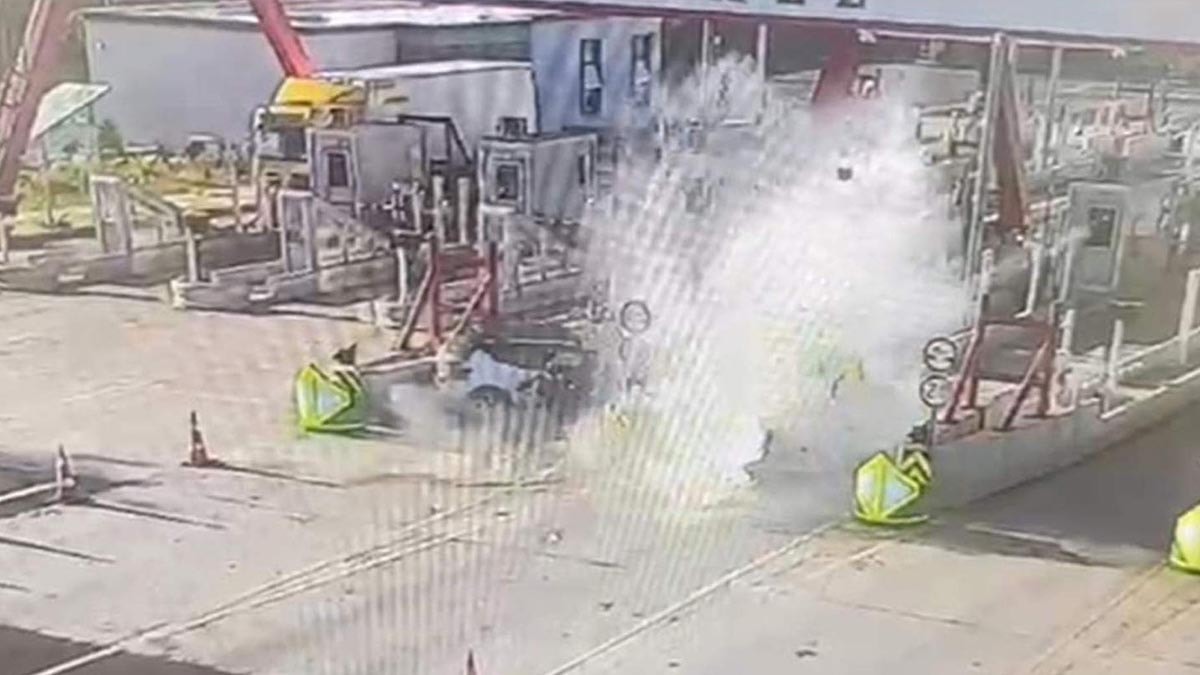 Malkara'da feci kaza: Gişelere çarpan otomobildeki kadın hayatını kaybetti