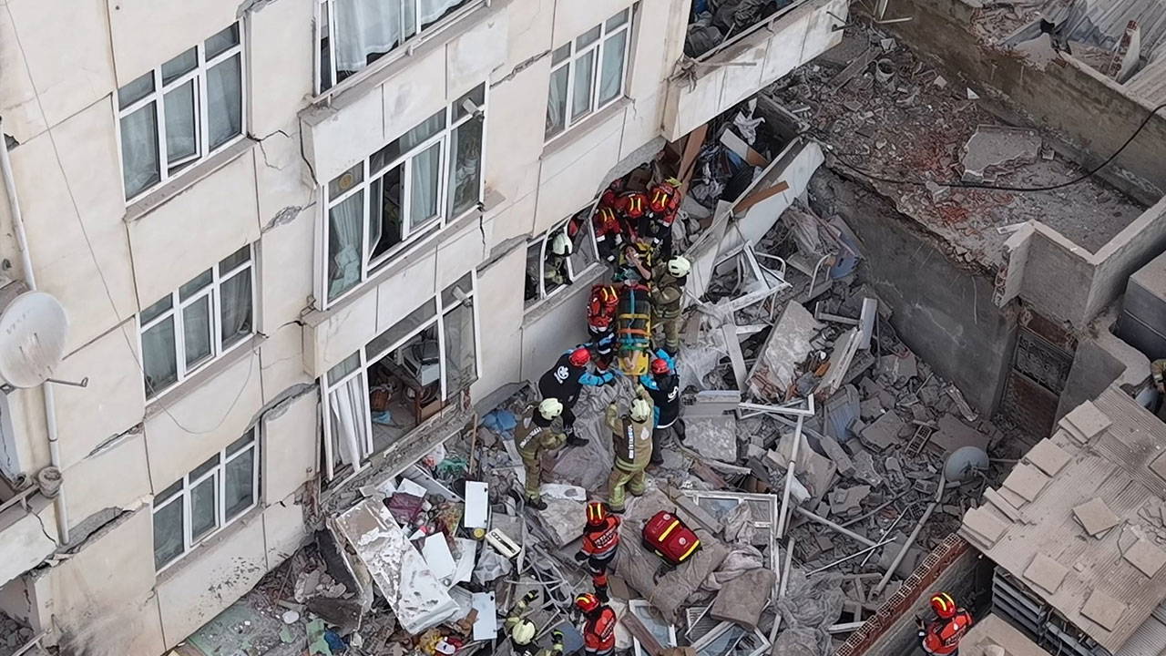 Maltepe'de 7 Katlı Bina Çöktü: İlk 3 Kat Kaçak