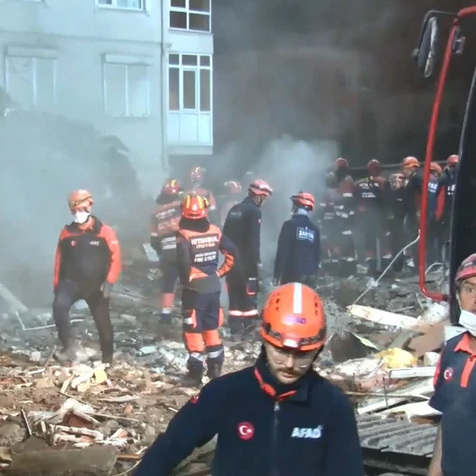 Maltepe'de Çöken Binanın Enkazından Son Kişi 25 Saat Sonra Çıkarıldı