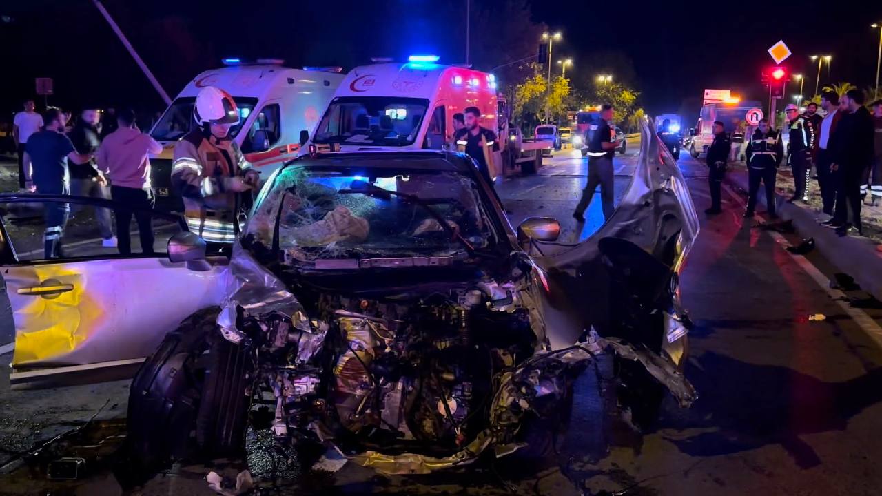 Maltepe'de korkunç kaza: 2'si ağır 11 yaralı