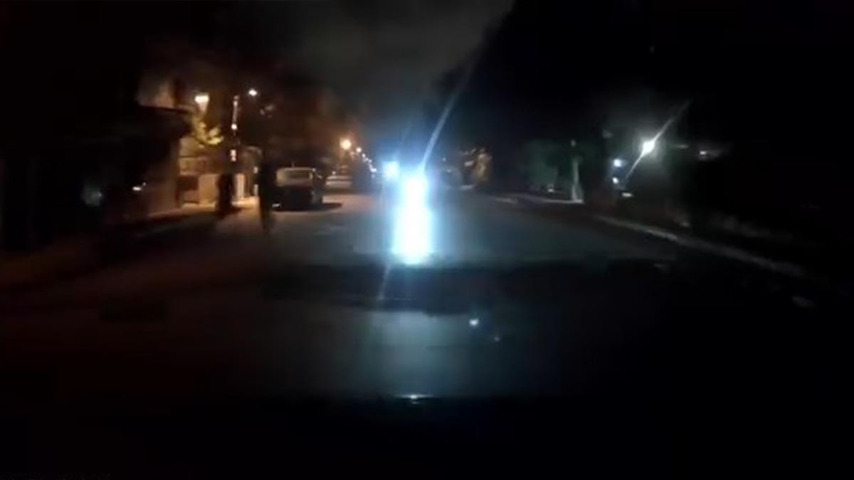 Maltepe'de ters yön faciası: Motokurye ağır yaralandı, sürücü kaçtı