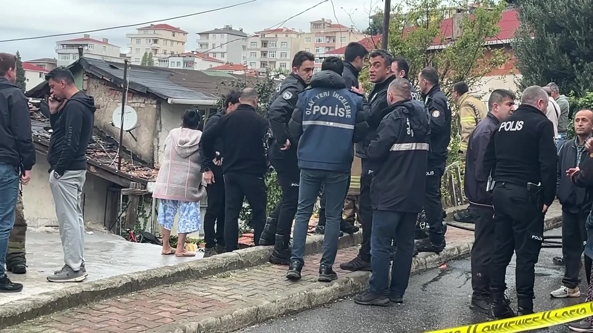 Maltepe'de gecekonduda feci yangın: 12 yaşındaki çocuk hayatını kaybetti