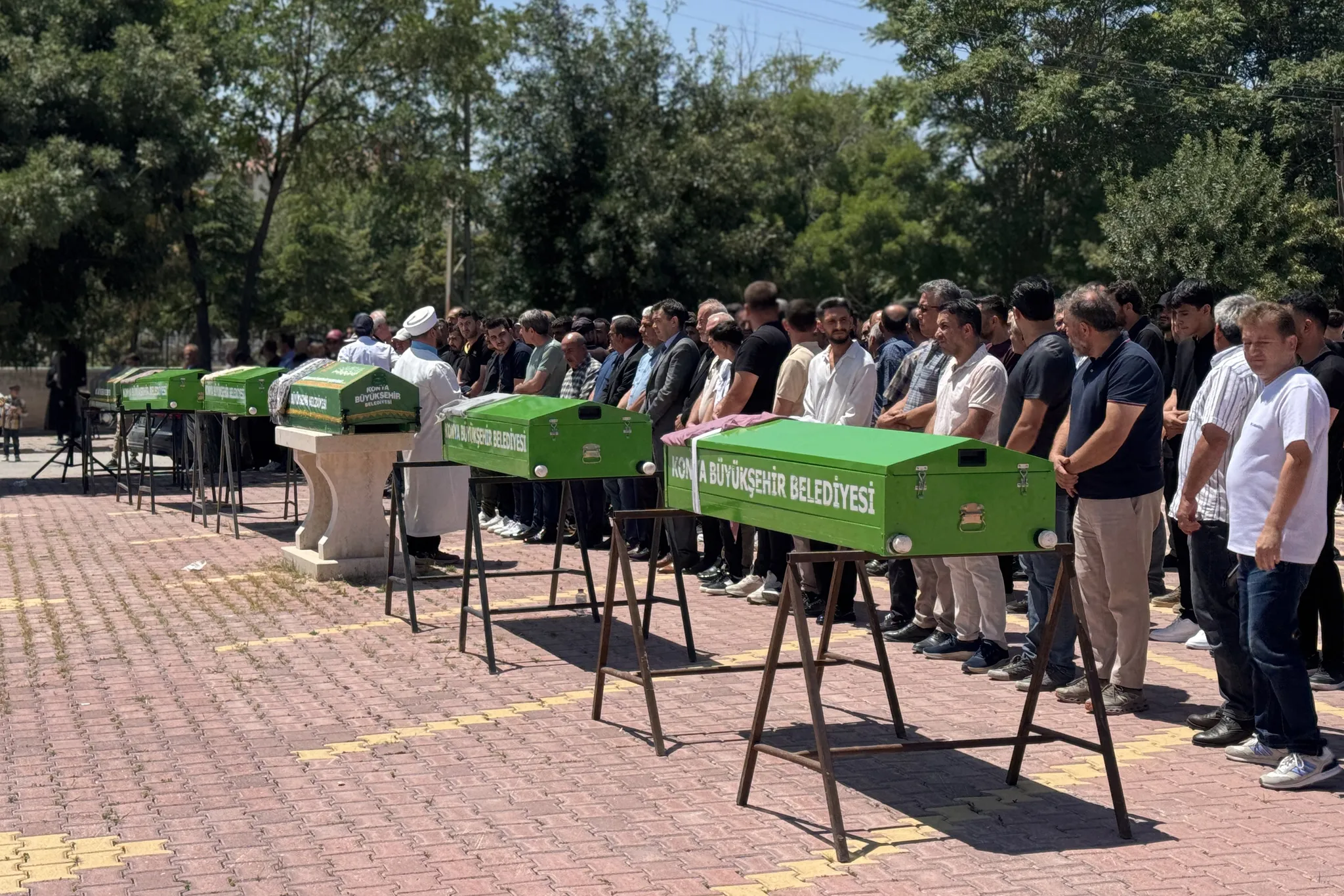Acı kayıp: Manavgat'ta uçuruma yuvarlanan araçta aile yok oldu