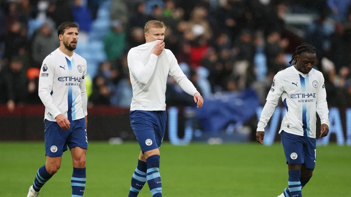 Manchester City Aston Villa'ya yenildi: Sezonun ilk mağlubiyeti