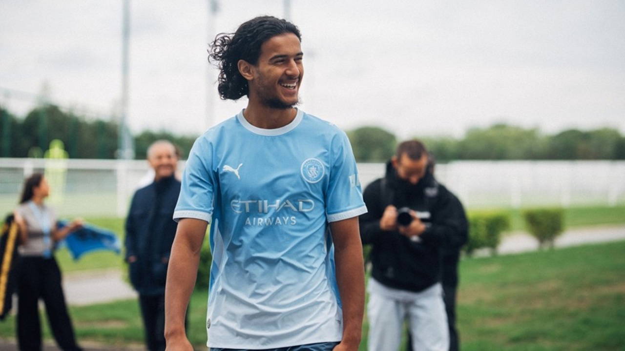 Manchester City, 18 Yaşındaki Yıldız Bouaddi'yi Transfer Etti