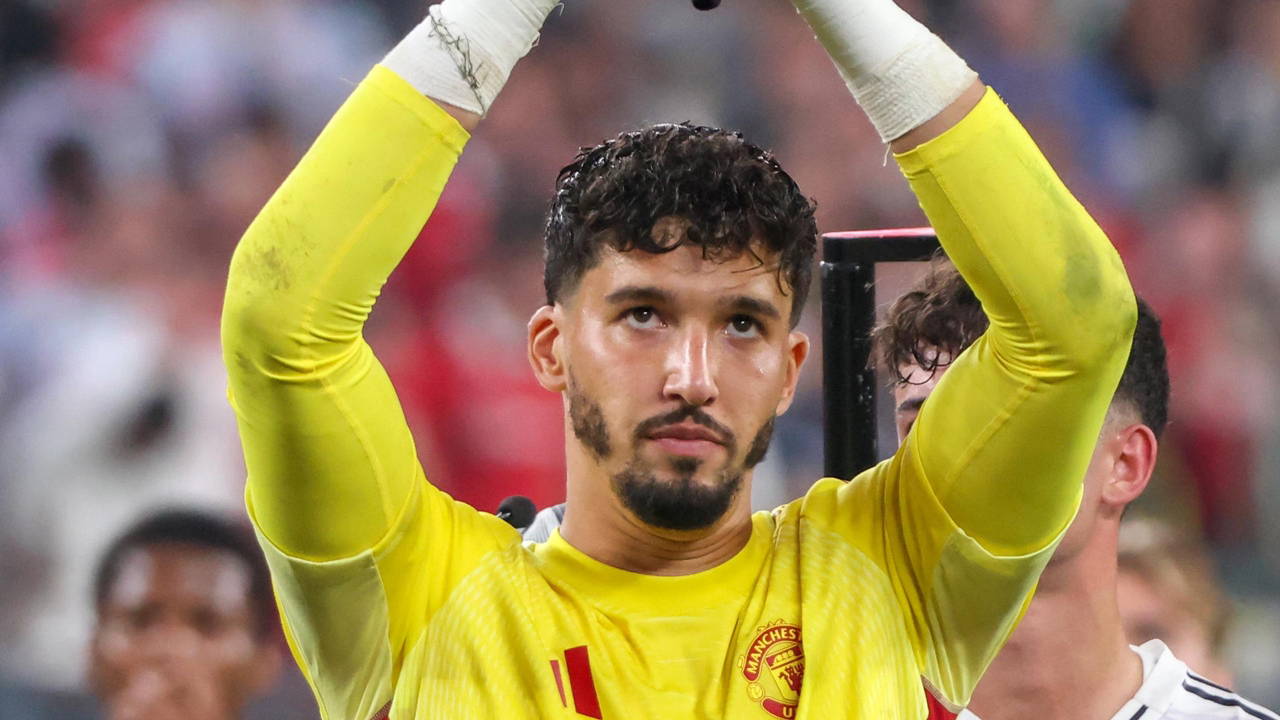 Manchester United, Altay Bayındır için kararını verdi