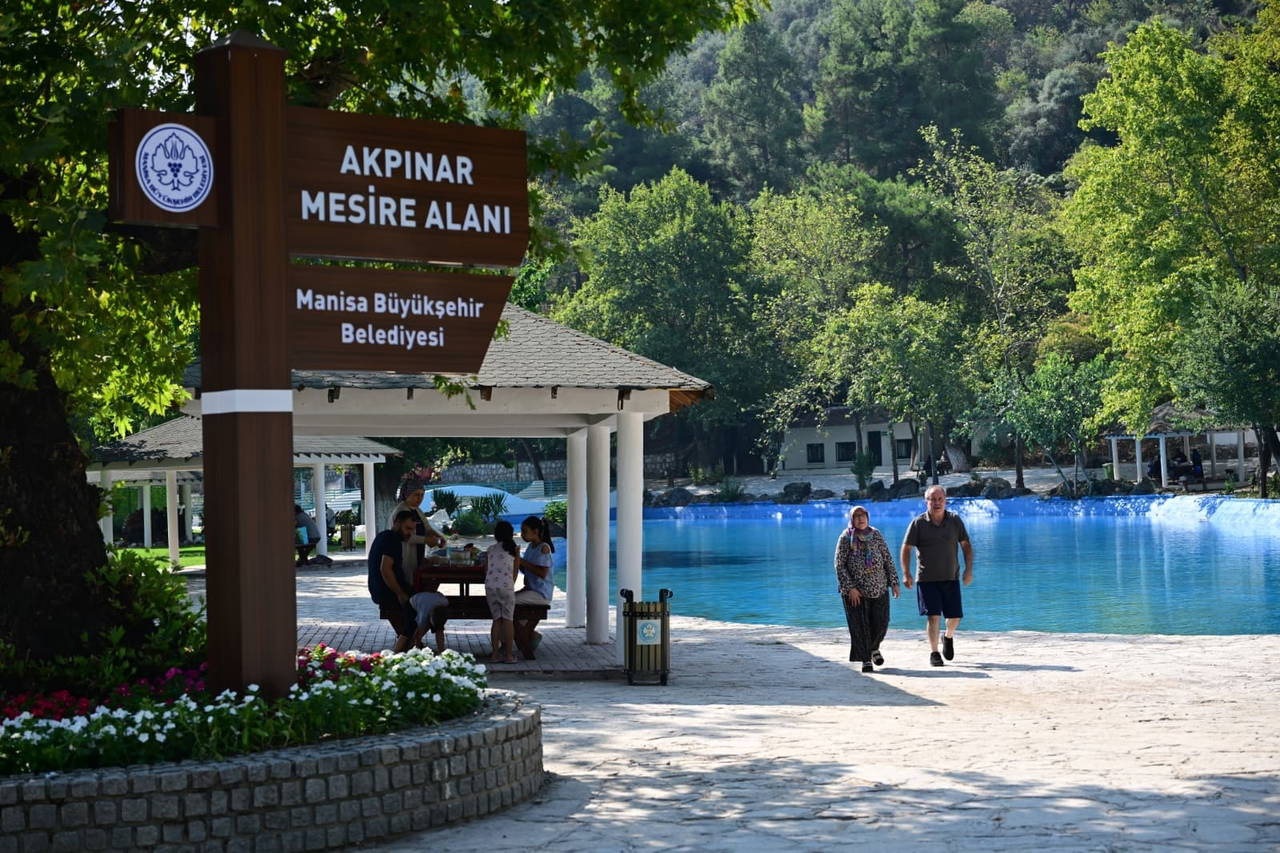 Manisa'da Akpınar Mesire Alanı Yenilendi, Vatandaşlar Akın Etti