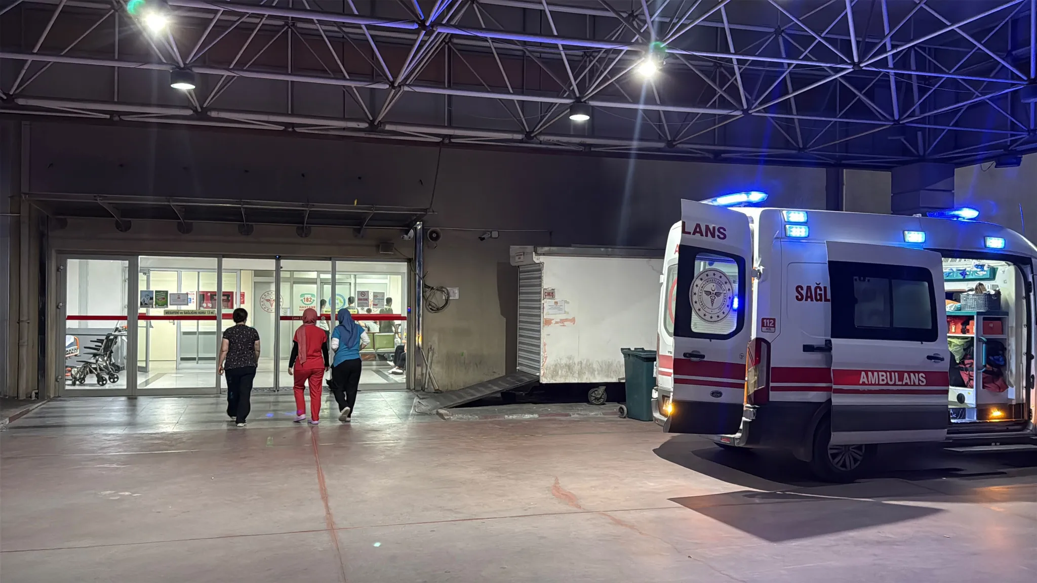 Manisa'da mevlit tavuklu pilavı 19 kişiyi zehirledi