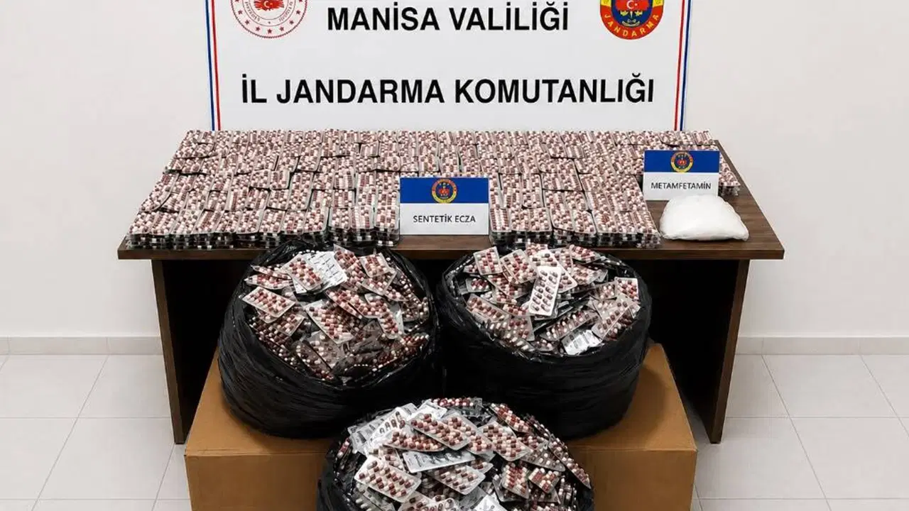 Manisa'da Otoyolda Uyuşturucu Operasyonu: 3 Gözaltı