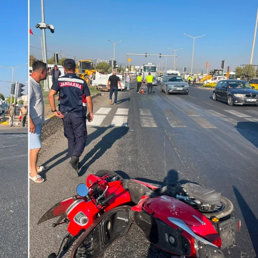 Manisa Salihli'de Motosiklet-Otomobil Çarpıştı: 4 Yaralı, 2'si Ağır