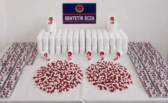 Manisa'da uyuşturucu operasyonu: 86 bin 654 sentetik hap ele geçirildi