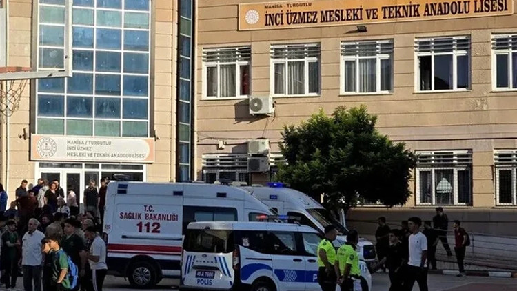 Manisa Valiliği'nden okul saldırısı açıklaması: 3 öğrenci yoğun bakımda