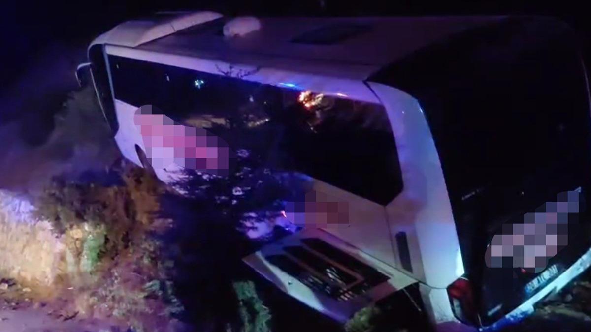 Manisa'da yolcu otobüsü kaza yaptı: 18 yaralı