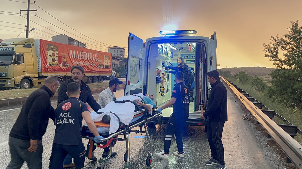 Manisa'da zincirleme kaza: 2 ölü, 4 yaralı