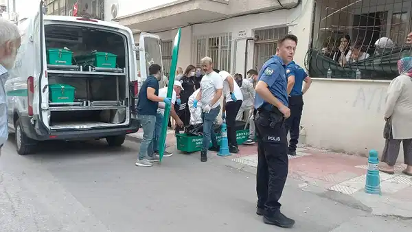 Manisa'da dehşet: Kardeşini uyuyor sandı, 2 gün cesediyle yaşadı