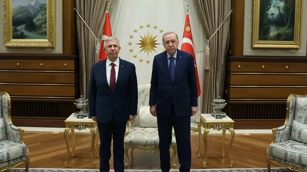 Mansur Yavaş'ın Külliye Görüşmesi Öncesi Dikkat Çeken Trafik