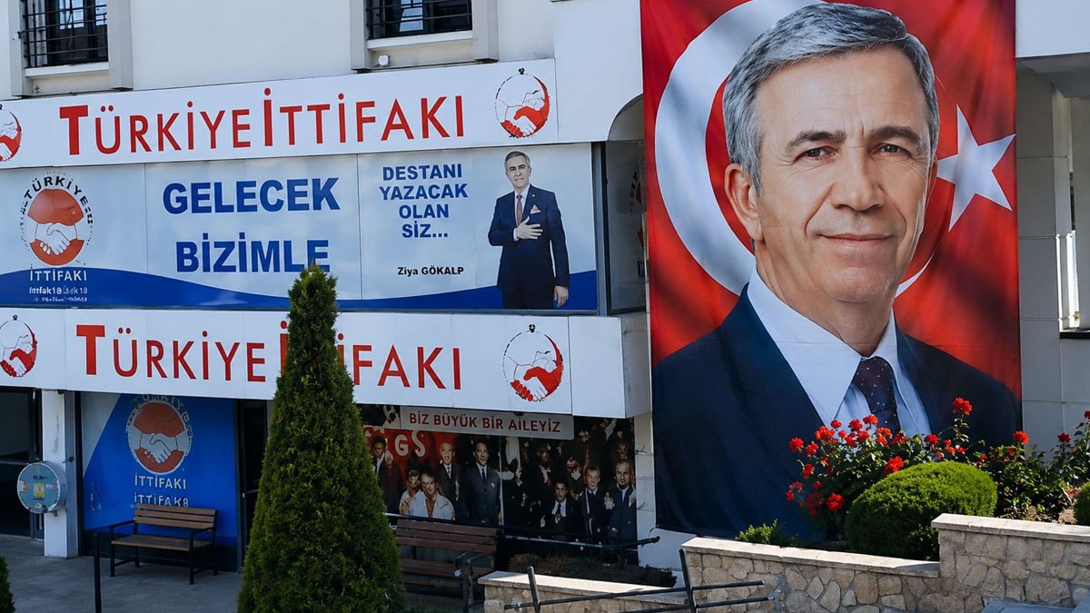 Mansur Yavaş'a poster soruşturması: Barış Yarkadaş'a suç duyurusu