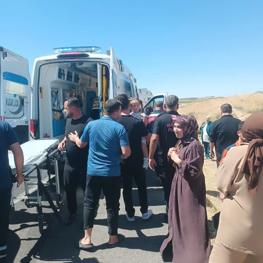 Mardin'de Öğrenci Minibüsü Devrildi: 13 Basketbolcu Yaralandı