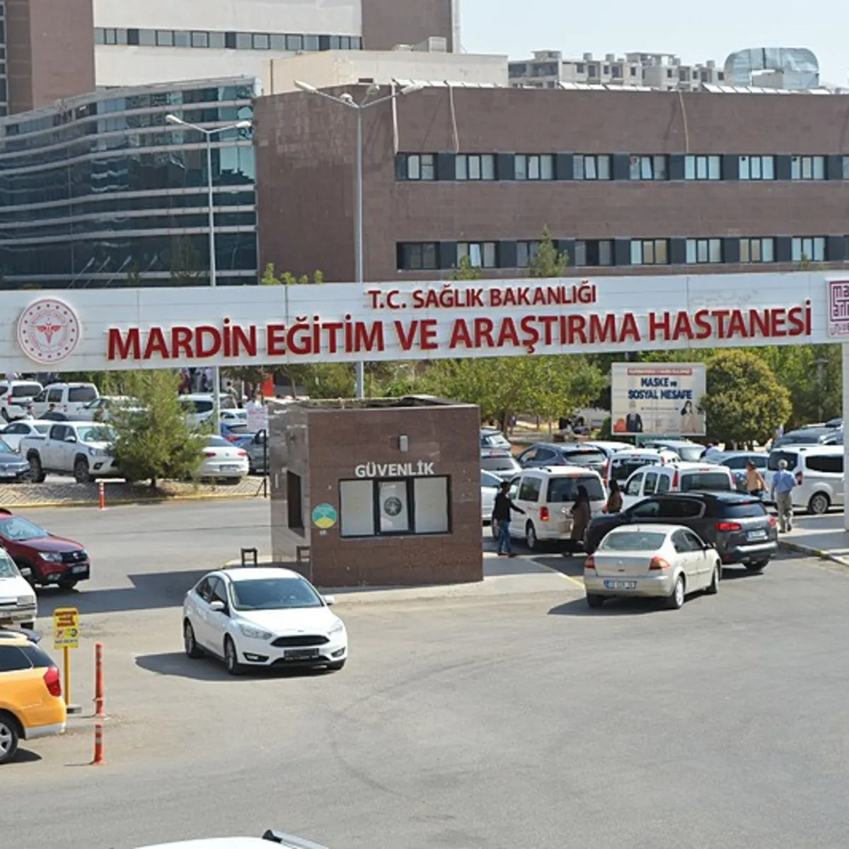 Mardin'de otomobilde uyuyakalan çocuk hayatını kaybetti