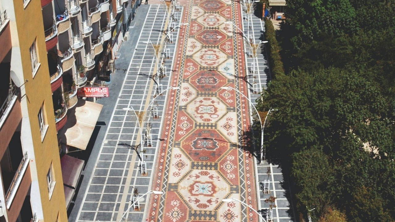 Mardin'deki Halı Caddesi ilçenin simgesi oldu