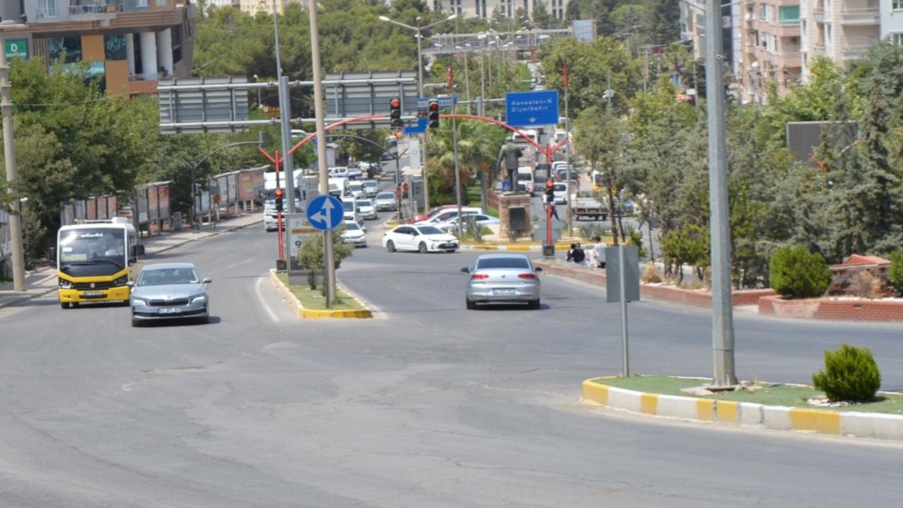 Mardin'de Termometreler 40'ı Gösterdi, Sokaklar Boş Kaldı