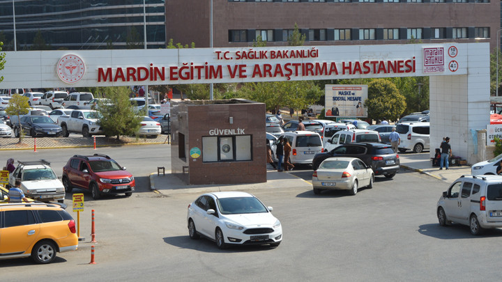 Mardin'de iki aile arasında taşlı sopalı kavga: 8 kişi yaralandı