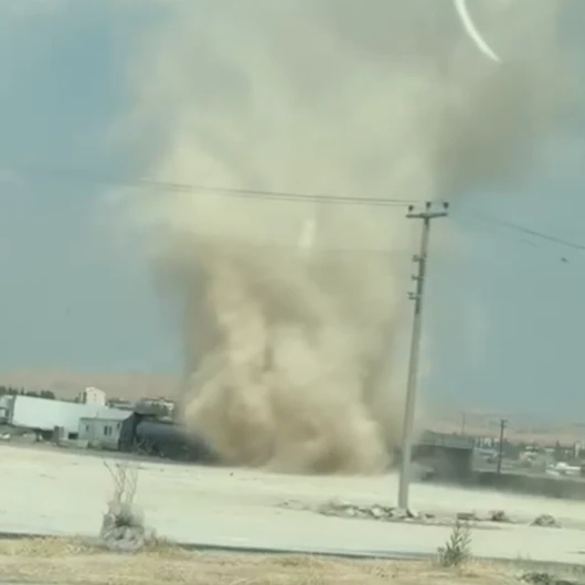 Mardin Nusaybin'de Yol Kenarında Hortum Panik Yarattı