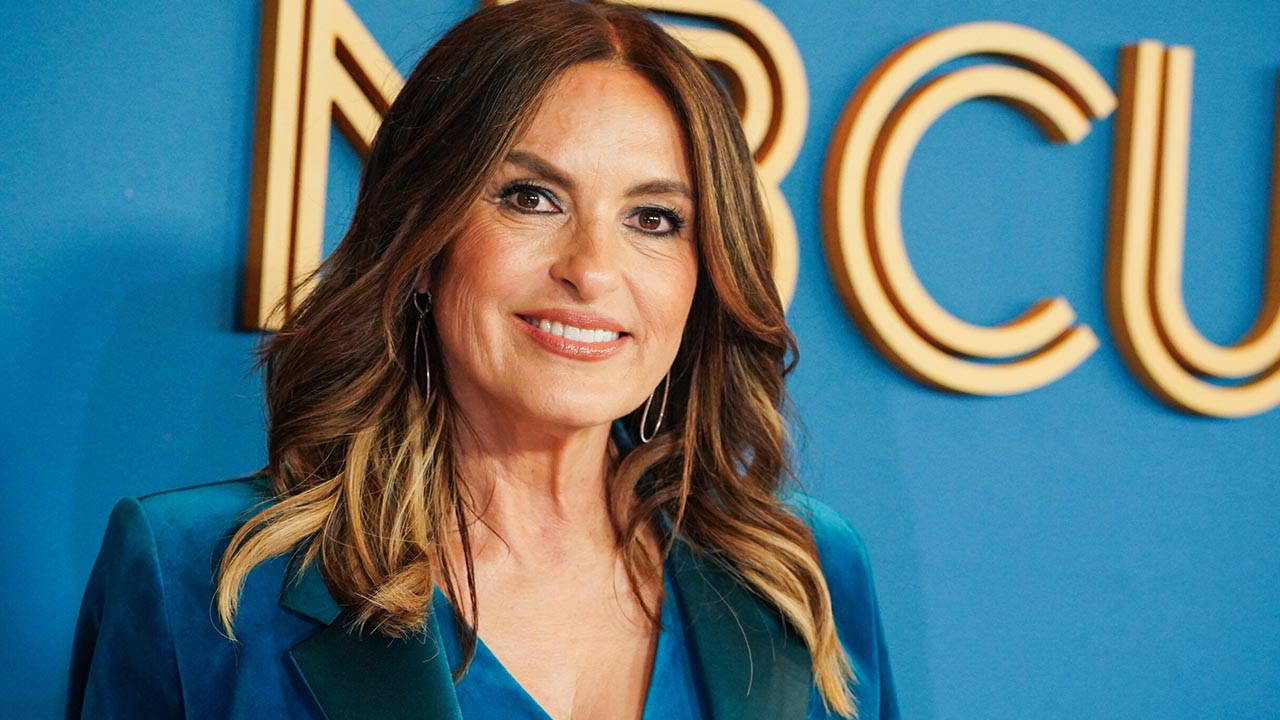 Mariska Hargitay 15 Yıl Sonra Emmy'nin İlk Kadın Sunucusu