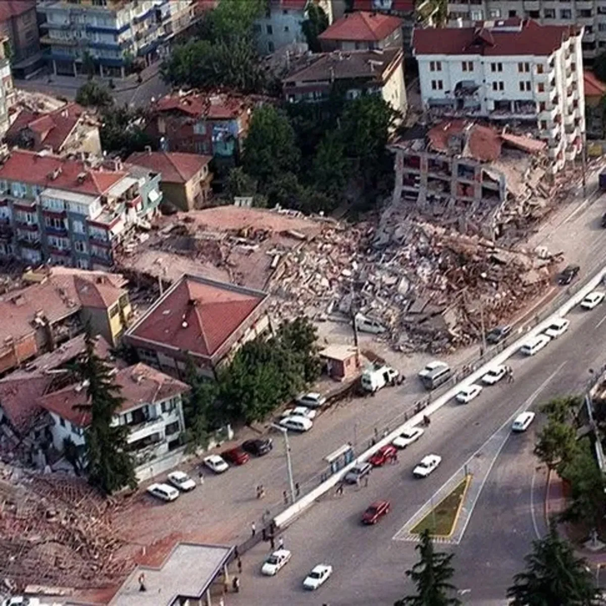 Marmara Depremi'nin 27. Yıl Dönümü: Acılar Taze, Dersler Unutulmadı