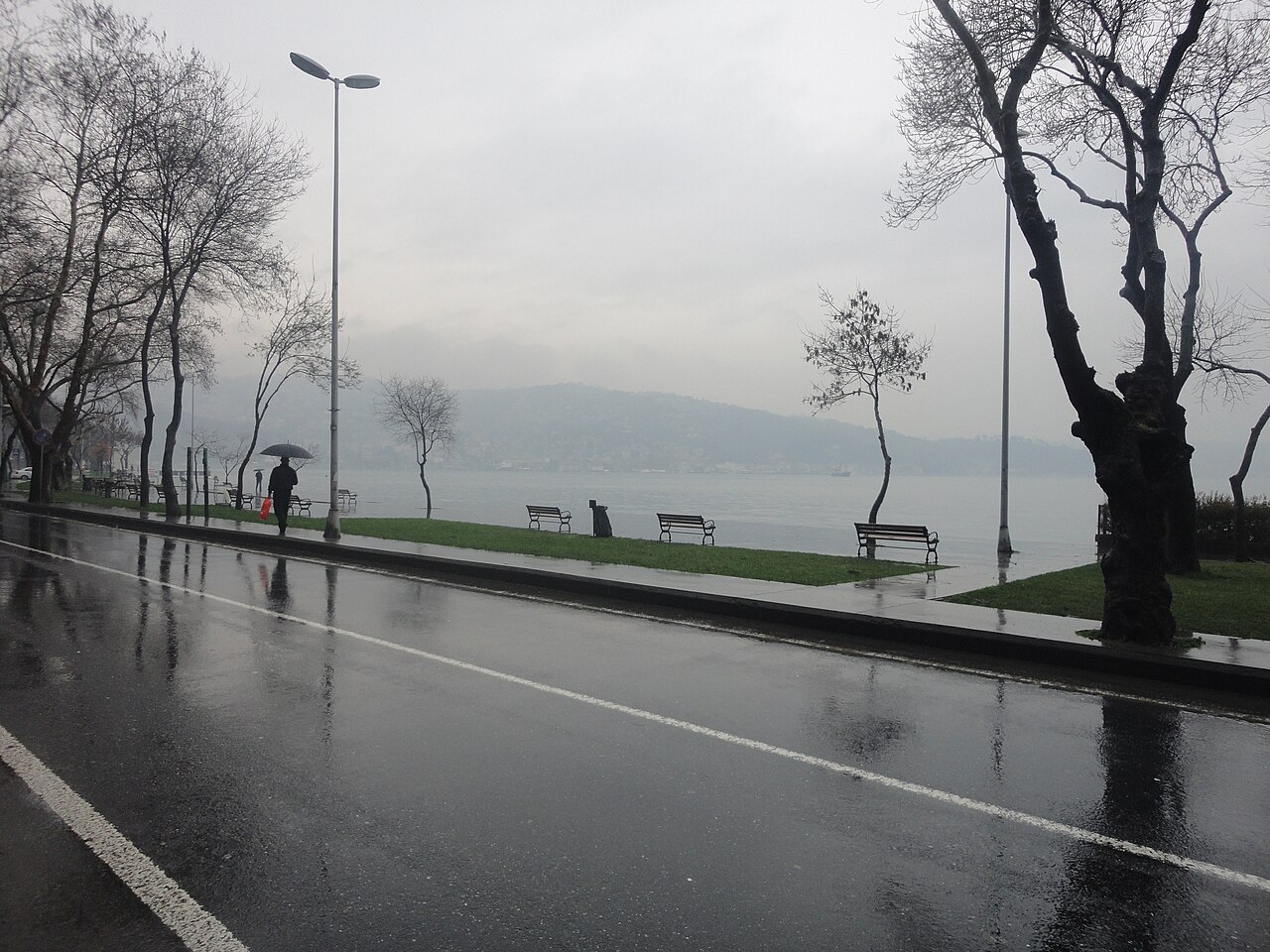 Marmara'da Fırtına: 4 İlde Denize Giriş Yasaklandı