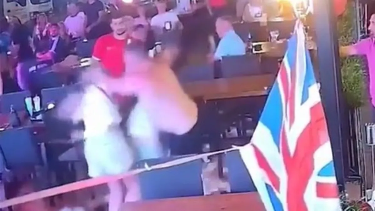 Marmaris'te aile tatili şiddete dönüştü: İngiliz turist eşini dövüp çocuklara saldırdı