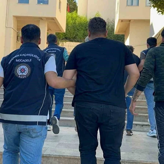 Marmaris'te Göçmen Kaçakçılığı Operasyonu: 4 Tutuklama