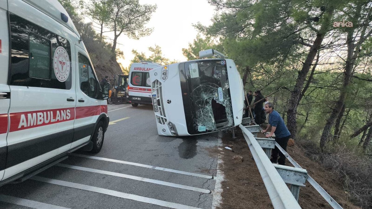 Marmaris'te otel personel servisi devrildi: 14 yaralı
