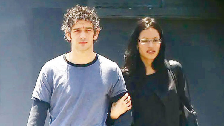 The 1975 Solisti Matty Healy, Model Gabbriette Bechtel ile Evlendi