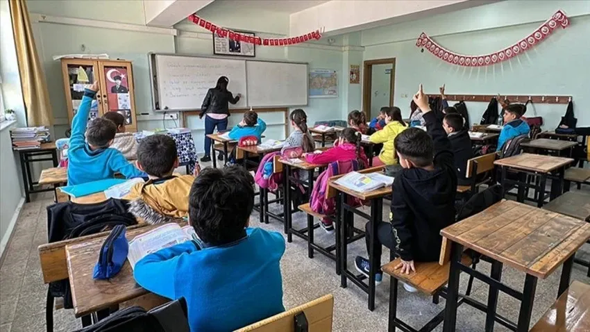 MEB 2026-2027 Takvimini Açıkladı: Ara Tatiller Kaç Gün