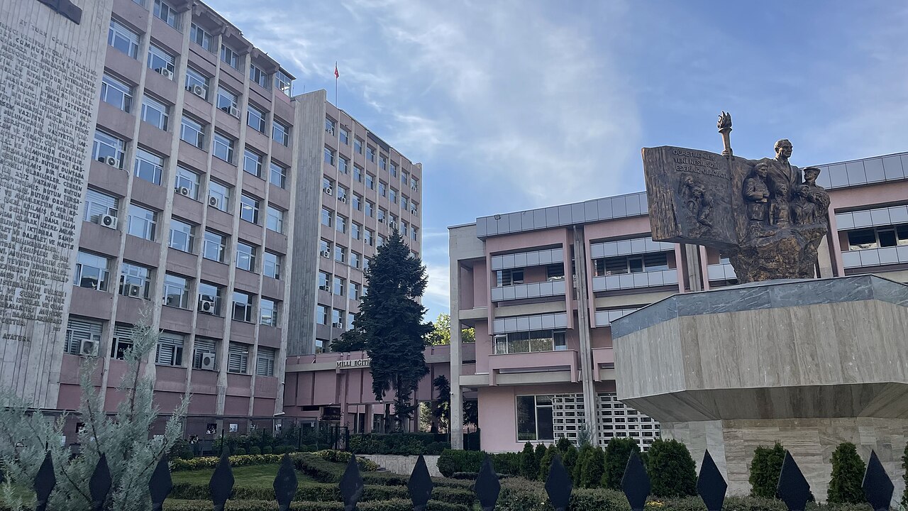 MEB yöneticilikten ayrılanlar için yeniden görevlendirme takvimi açıklandı
