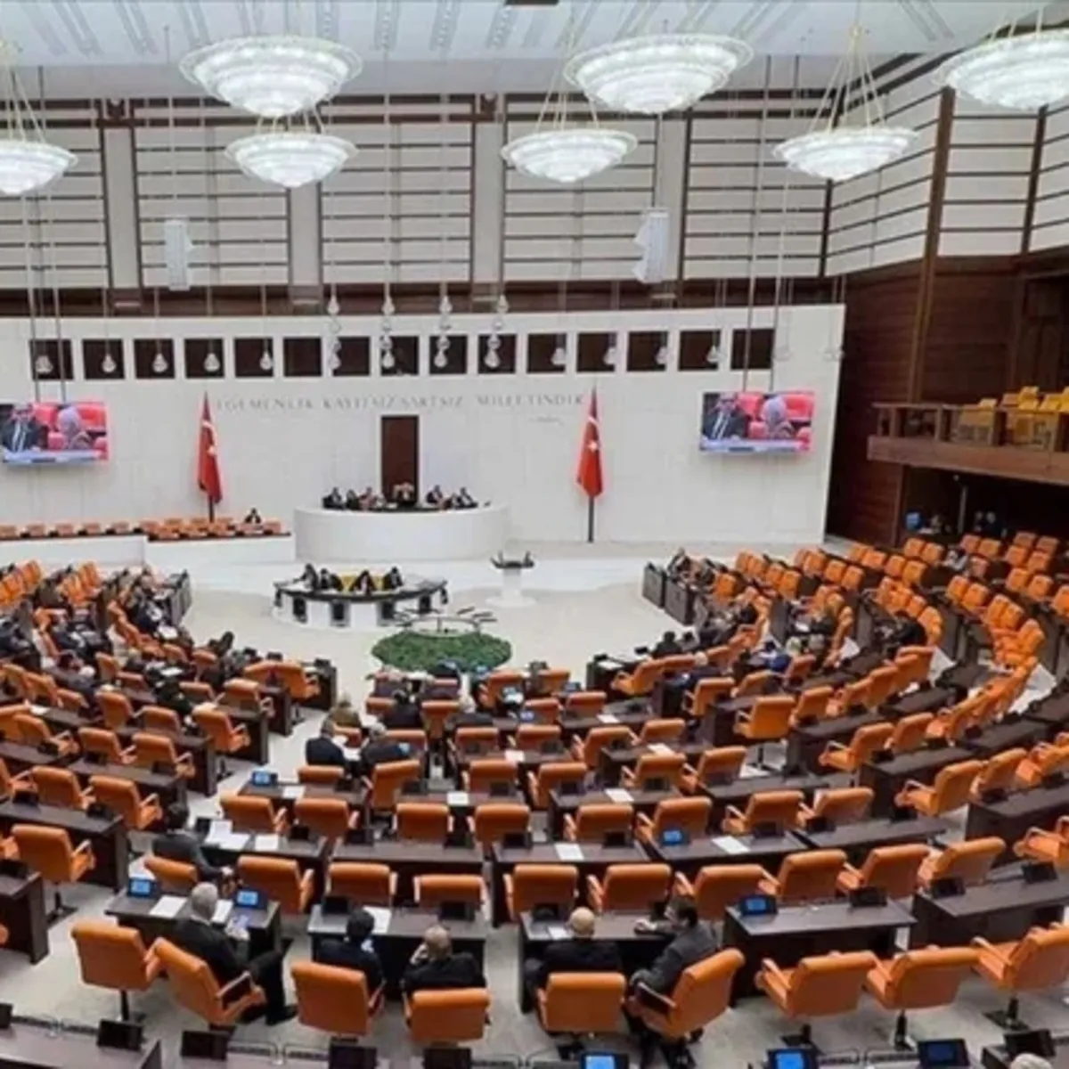 Meclis'te Tarihi Mutabakat: 50 Yıllık Pranga Kırılıyor