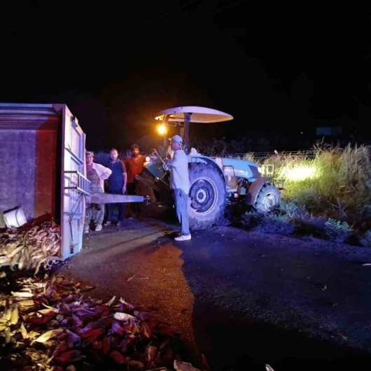 Mehteran Otobüsü Yoldan Çıktı: Zincirleme Kazada 2 Yaralı