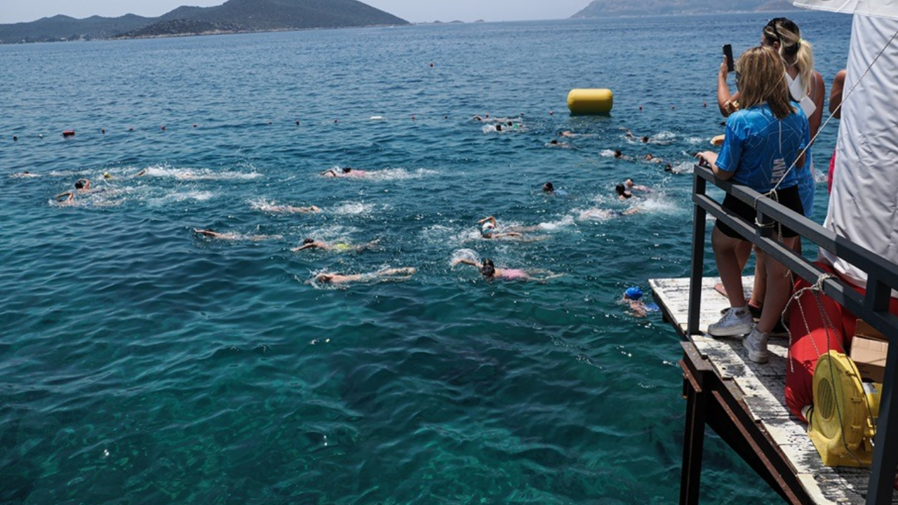 Meis-Kaş yüzme yarışı 20. kez dostluk için düzenlenecek