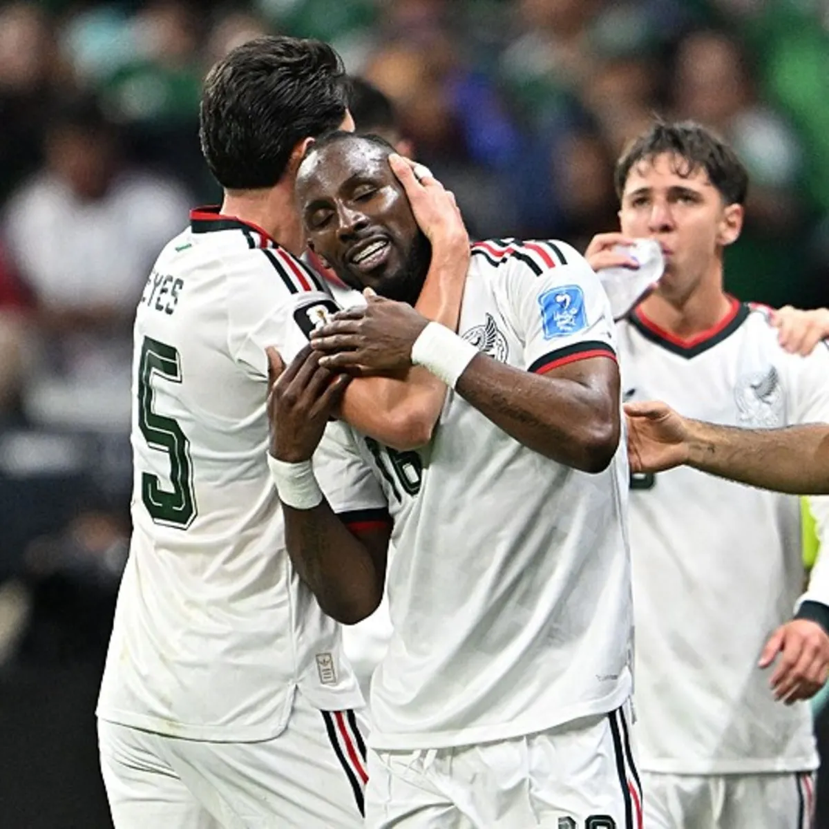 Meksika'dan gövde gösterisi: Çekya'yı 3 golle geçtiler