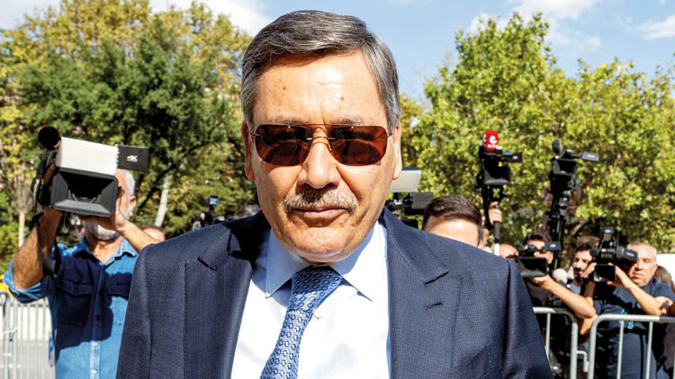 Melih Gökçek'in Savunması: 'Gelinim Zengin