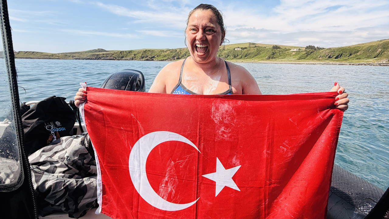 Türk yüzücü Melisa Uluarslan, Kuzey Kanalı'nı geçen 3. kadın sporcu oldu