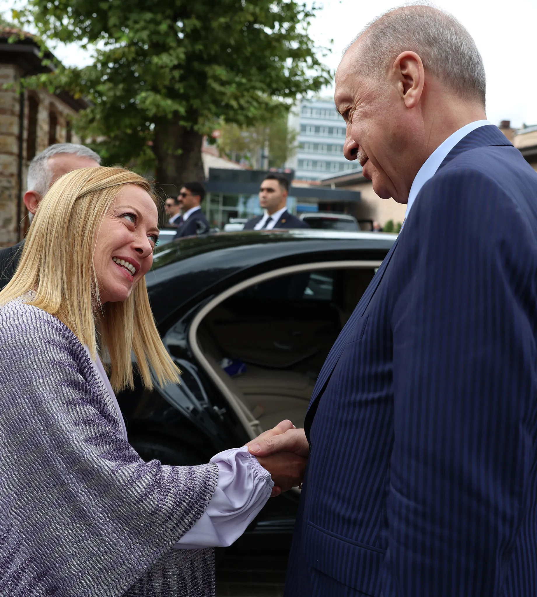 Meloni, Erdoğan'ın 8 Ay Sonra İşe Yarayan Sigara Tavsiyesine Uydu