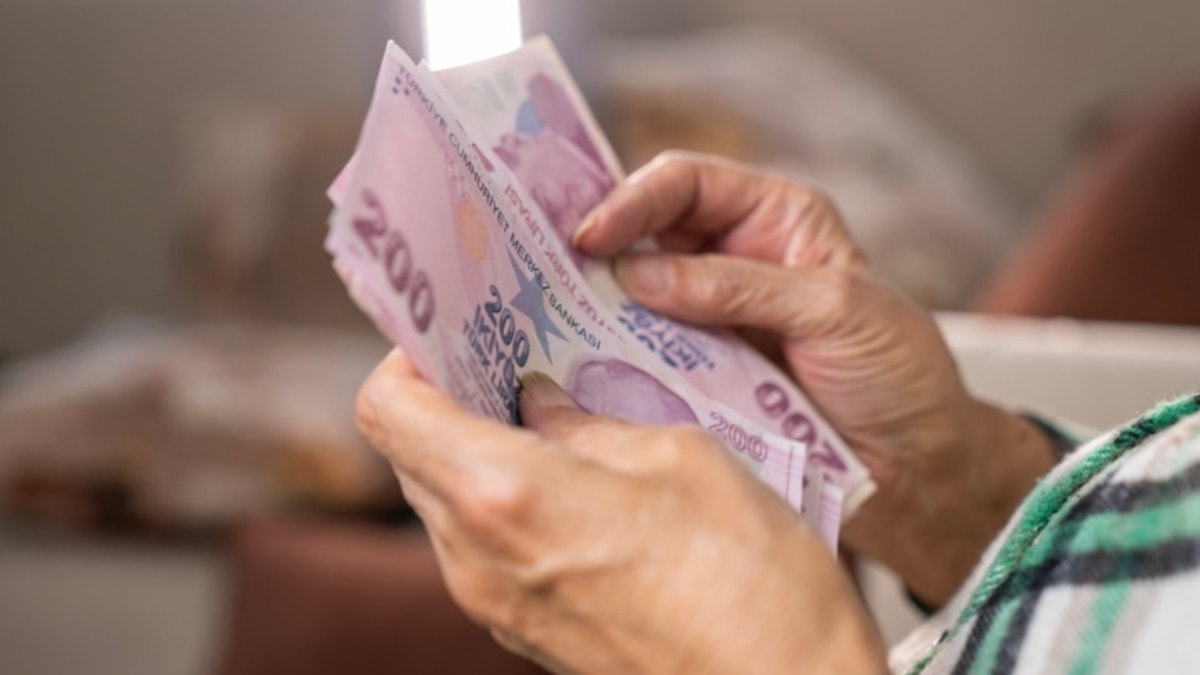 Memur ve Emekli Maaşlarında İki İhtimal: Ocak Zammı İçin Gözler Yarınki Veride