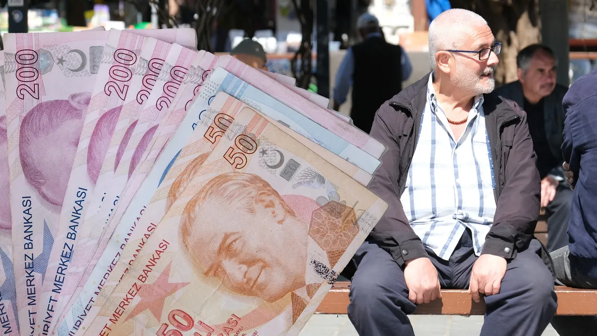 Memur ve emekli zammında yeni hesap: En düşük maaş 70 bin TL’yi aşacak