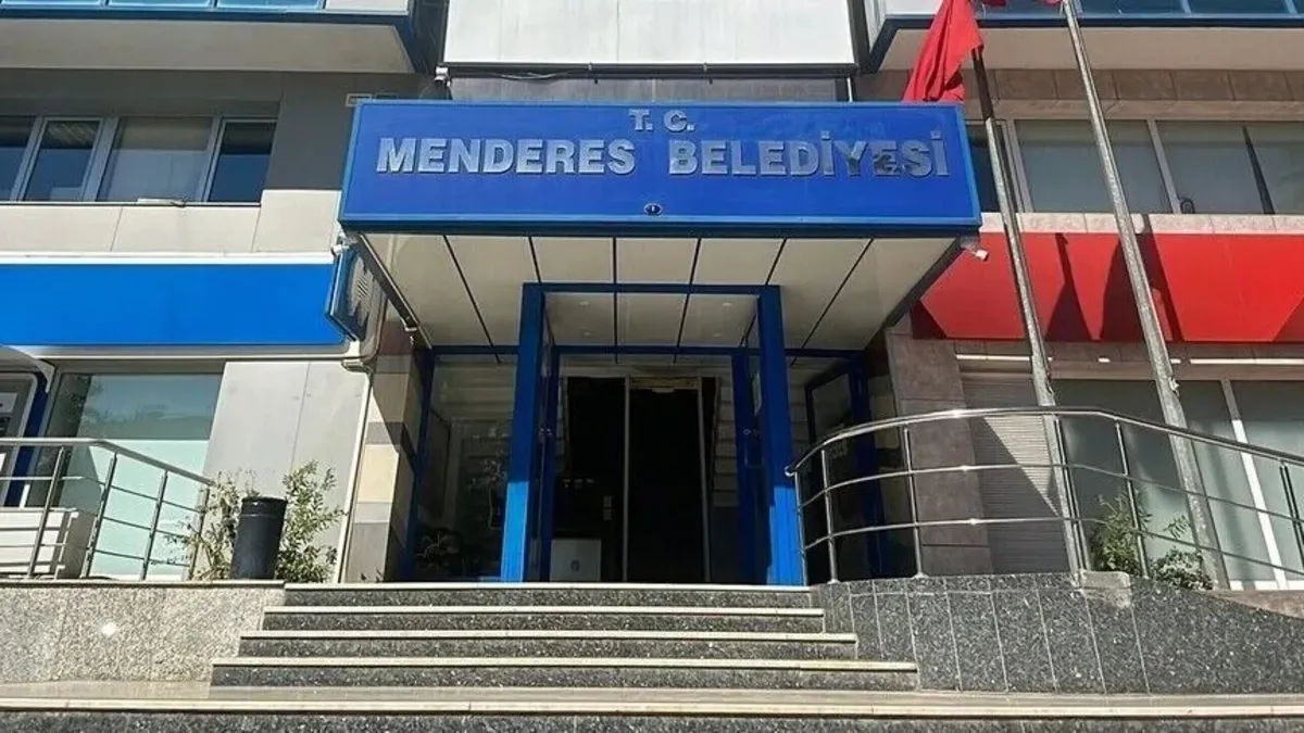Menderes Belediyesi'ne ikinci dalga operasyonda 7 tutuklama